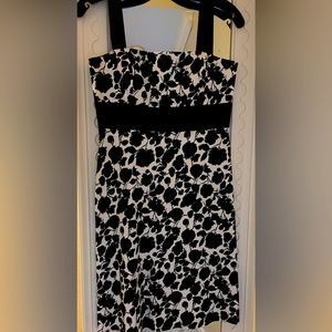 BGBG Paris Black and White Floral Print Sleeveless Dress